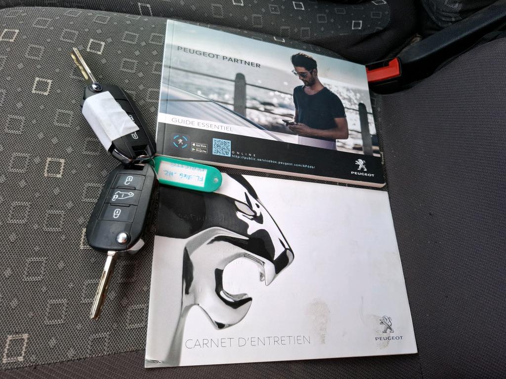 Peugeot PARTNER FOURGON STANDARD 650 KG BLUEHDI 100 S&S BVM5 PREMIUM 2019