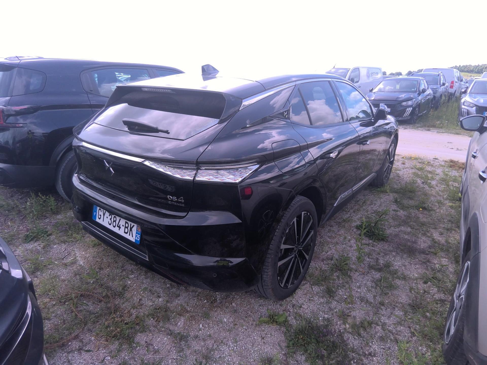 DS N°4 E-Tense Etoile - Alcantara 2024