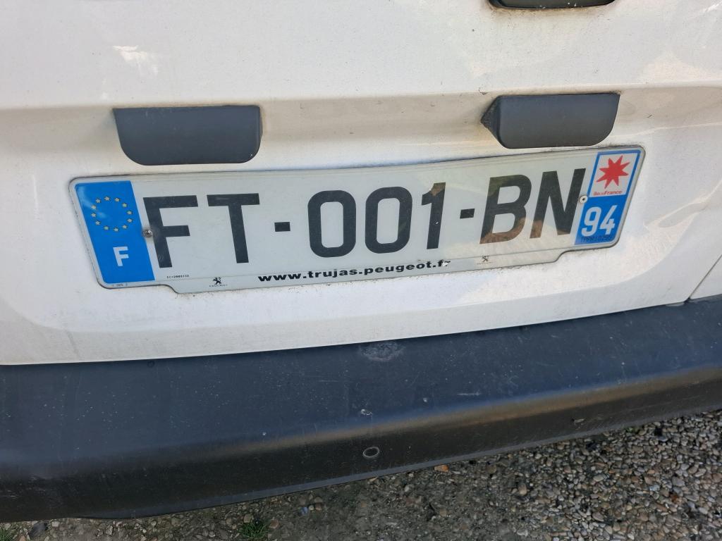 Peugeot PARTNER FOURGON STANDARD 650 KG BLUEHDI 130 S&S EAT8 ASPHALT 2020