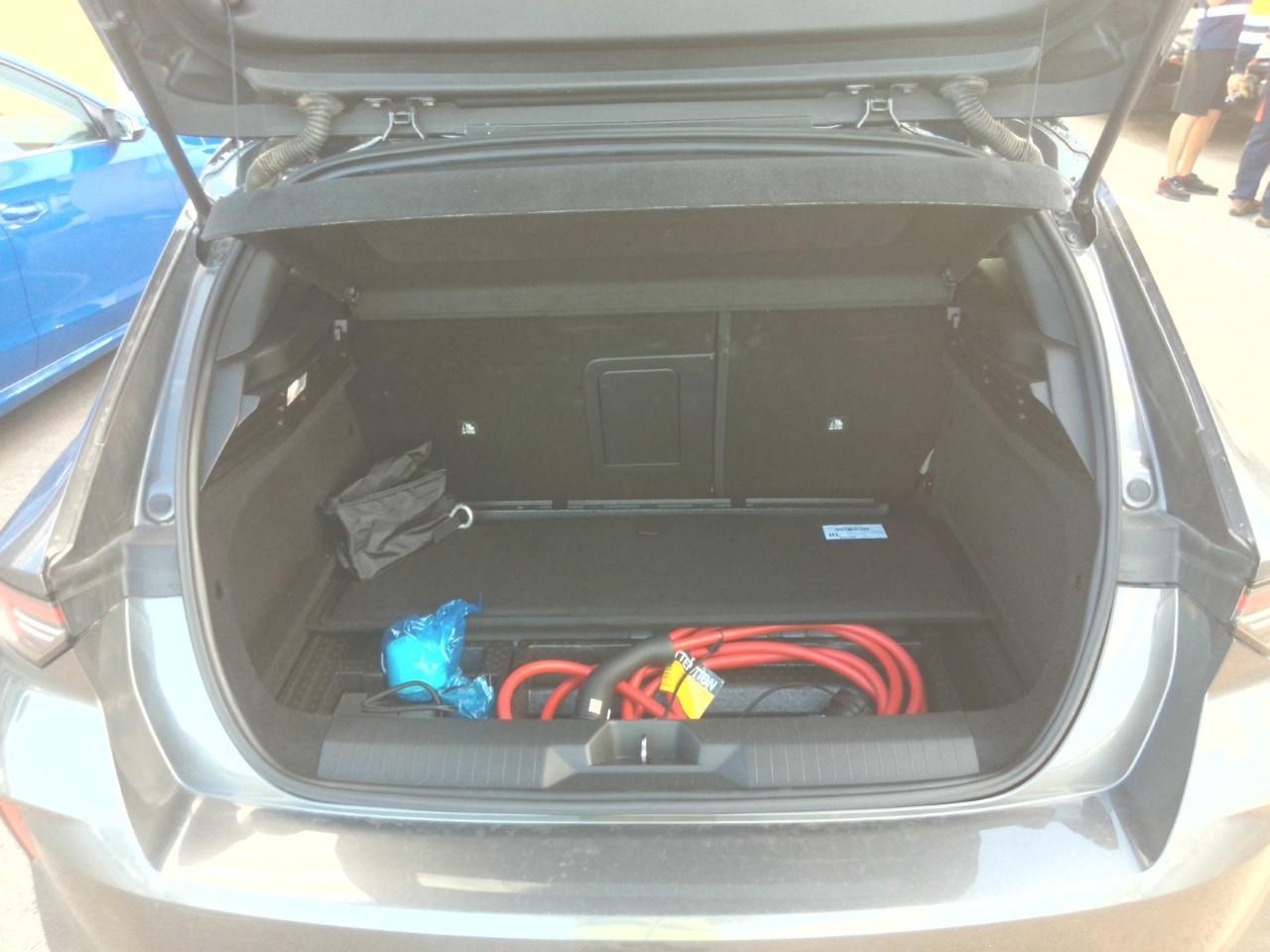 Foto Opel Astra PHEV 18