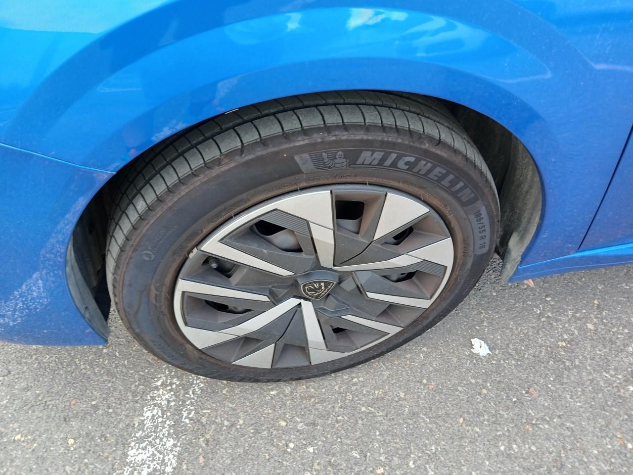 Foto Peugeot 208 21