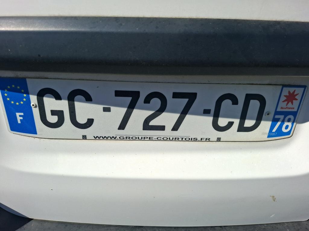 Peugeot EXPERT FGN TOLE STANDARD 2.0  BLUEHDI 120 S&S EAT8 ASPHALT 2021