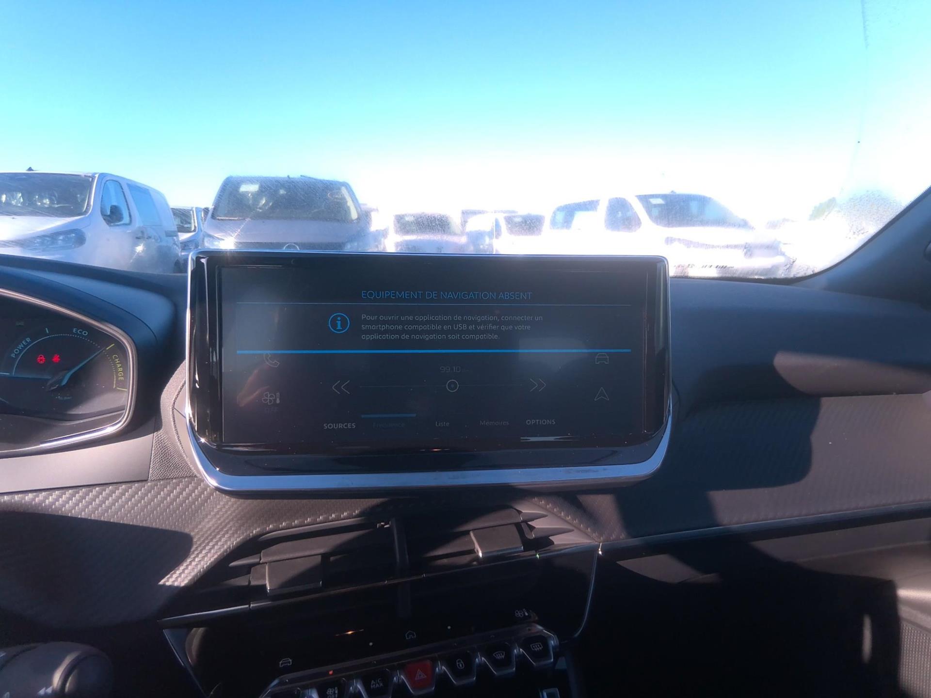 Peugeot 2008 Hybrid 145 e-DCS6 Style 2025