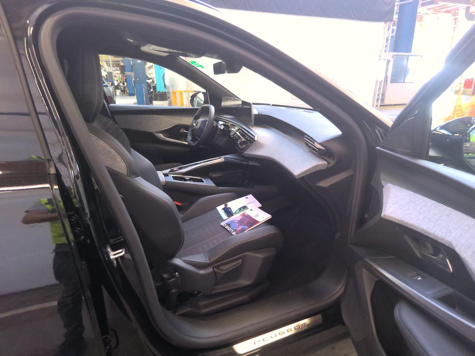 Peugeot 5008 Hybrid 145 ch e-DCS6 GT 2025