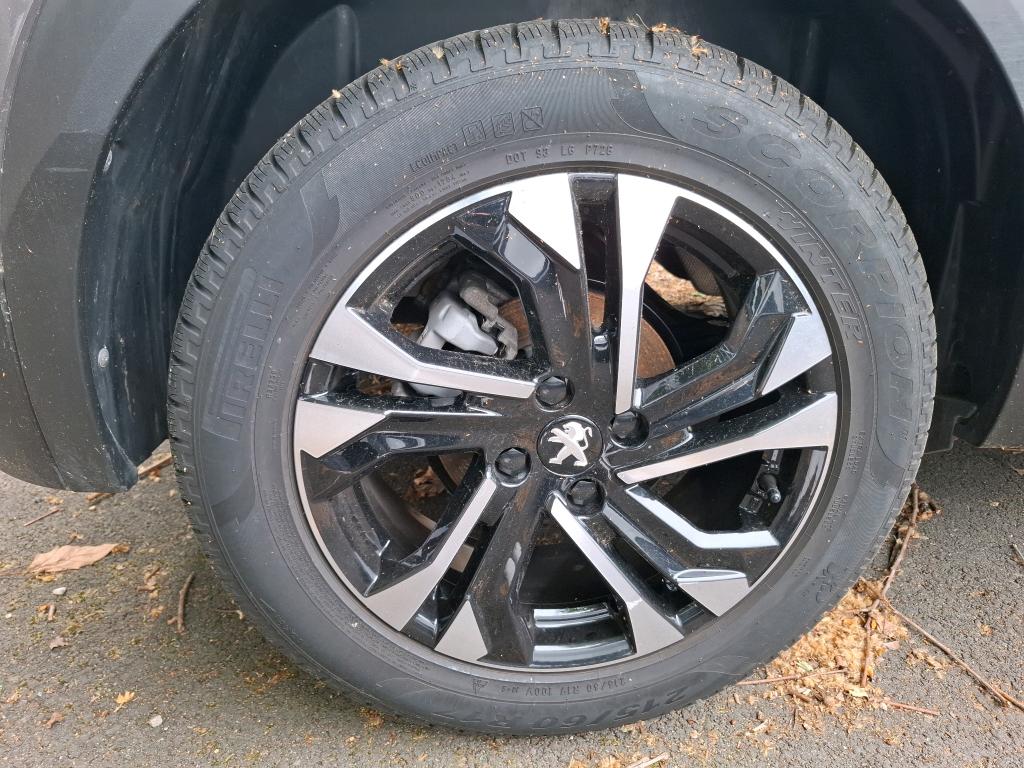 Peugeot 2008 PureTech 130 S&S EAT8 GT 2021