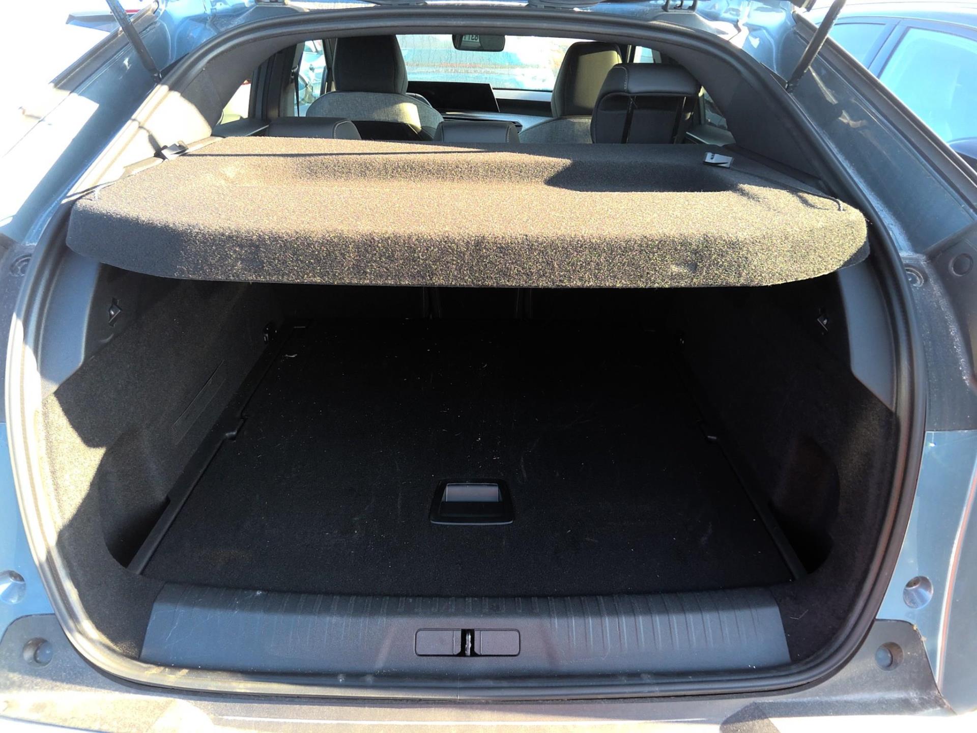 Peugeot 3008 Hybrid 145 e-DCS6 Allure 2025