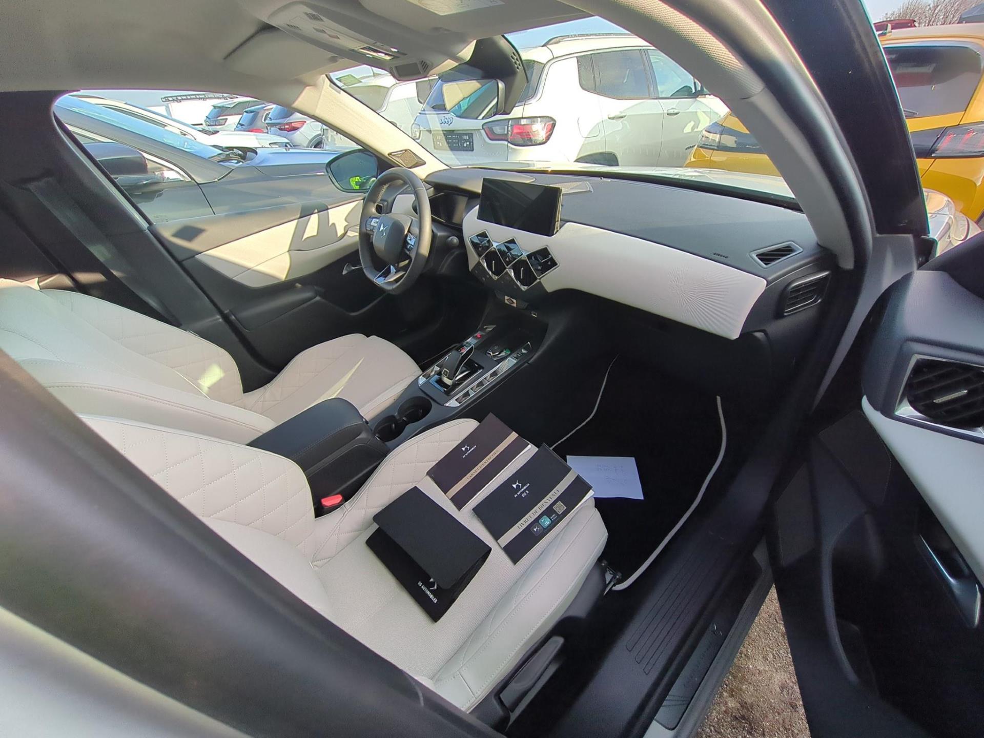 DS DS 3 PureTech 130 EAT8 Esprit de Voyage 2024