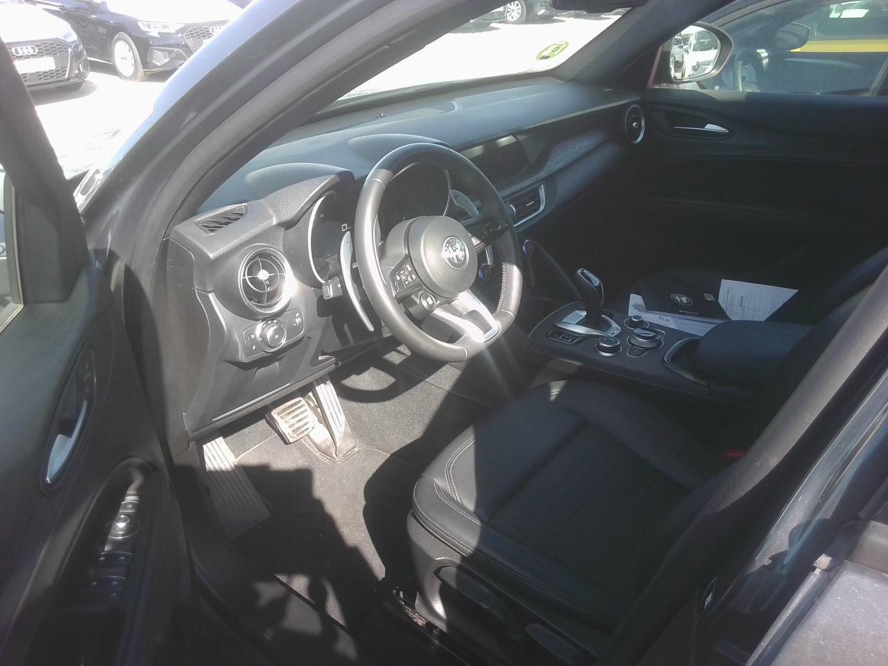 Foto Alfa Romeo Stelvio 3