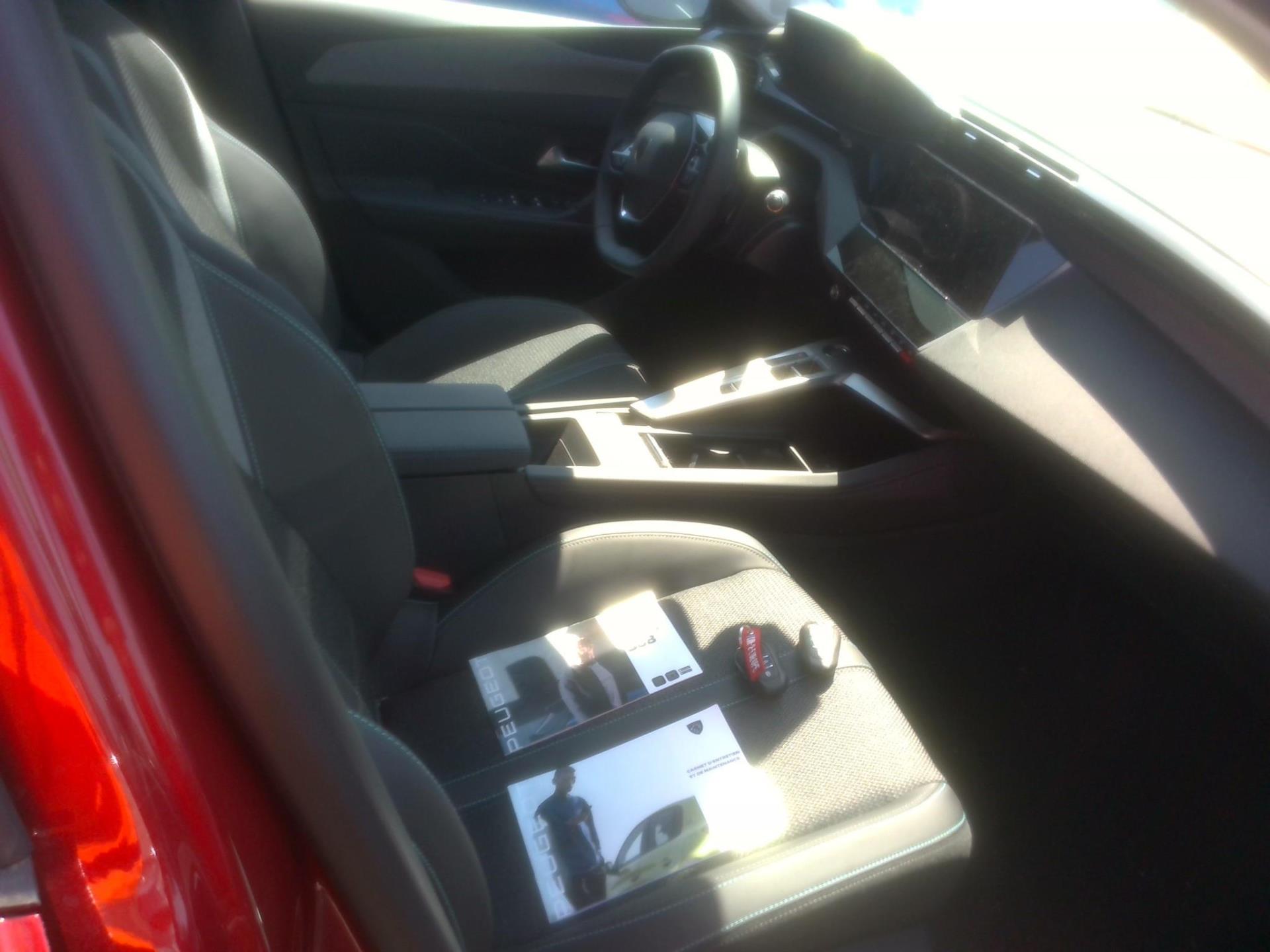 Peugeot 308 PHEV 180 e-EAT8 Allure 2024