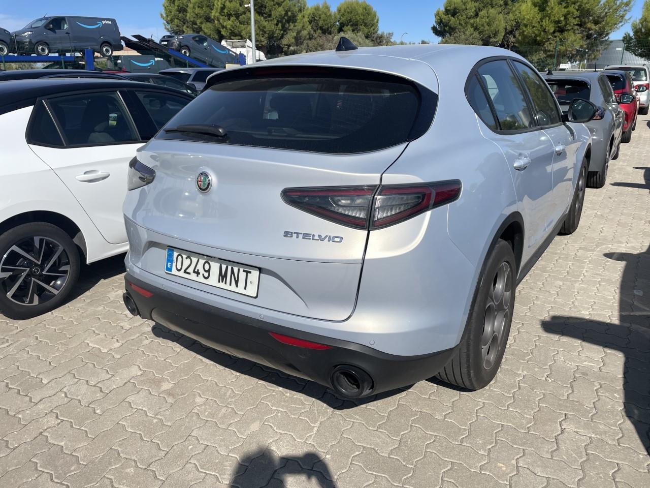 Foto Alfa Romeo Stelvio 4