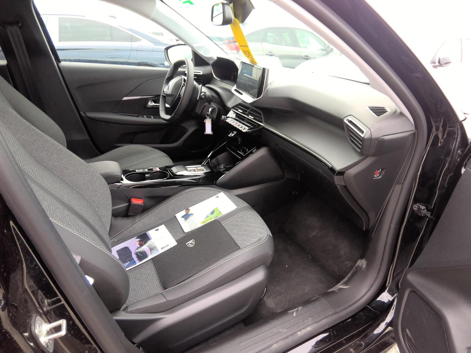 Peugeot 208 Hybrid 100 e-DCS6 Allure 2025