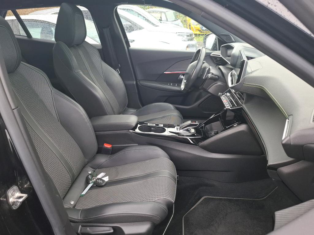 Peugeot 2008 BlueHDi 130 S&S EAT8 GT 2021