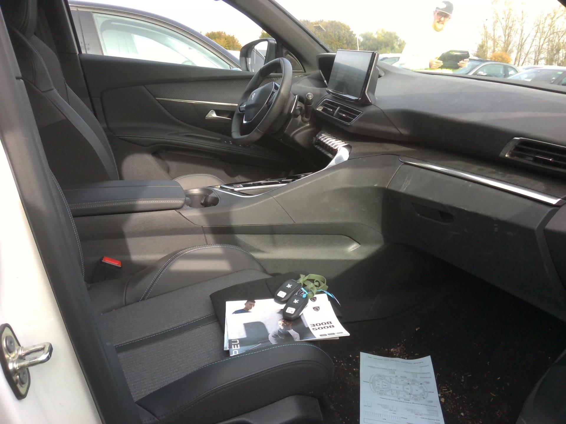 Peugeot 3008 Hybrid 180 e-EAT8 Allure Pack 2024