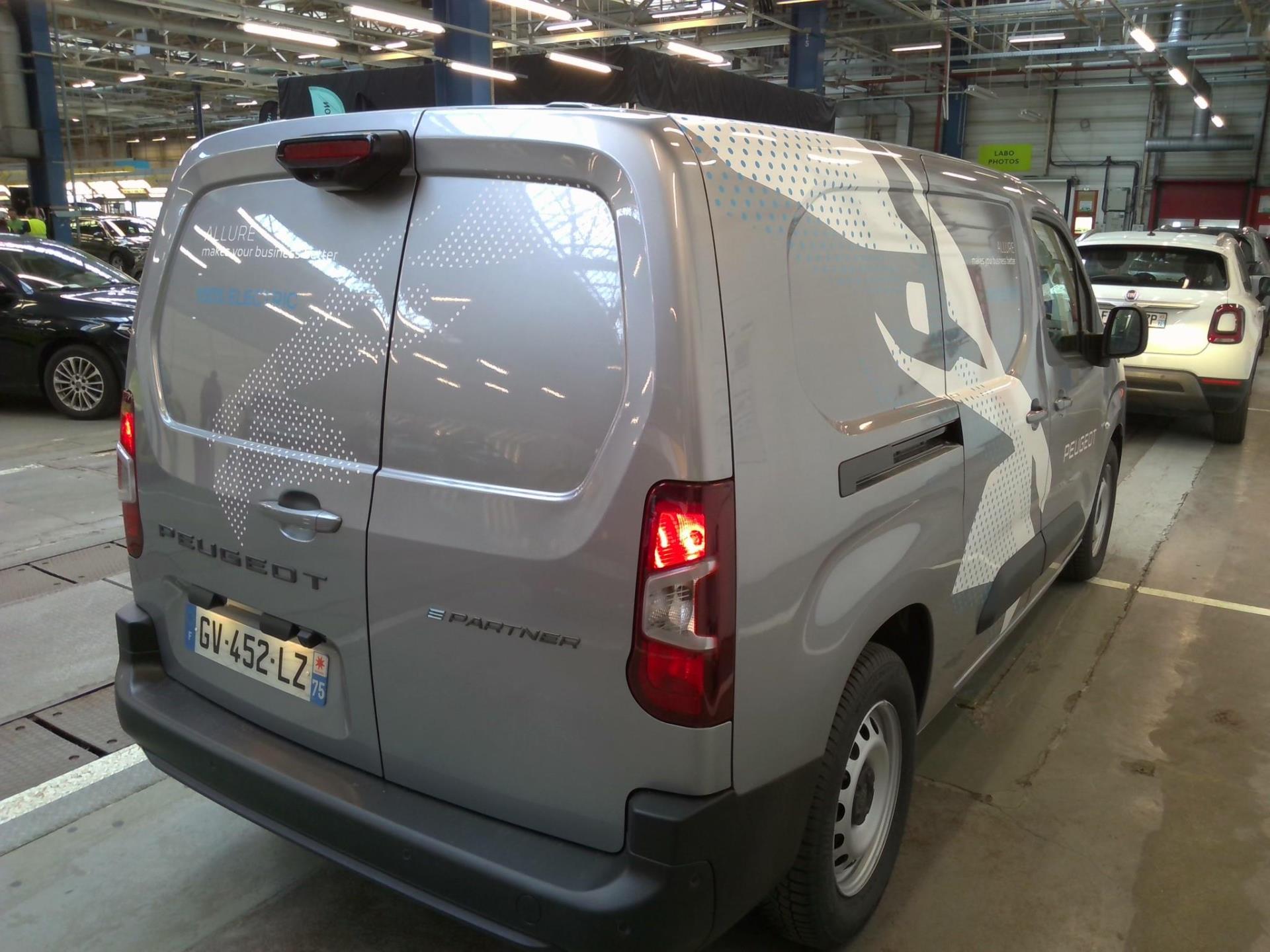 Peugeot E-PARTNER FOURGON XL 700 KG 136 CH BATTERIE 54 KWH  2024