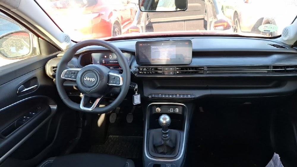 Foto Jeep AVENGER 13
