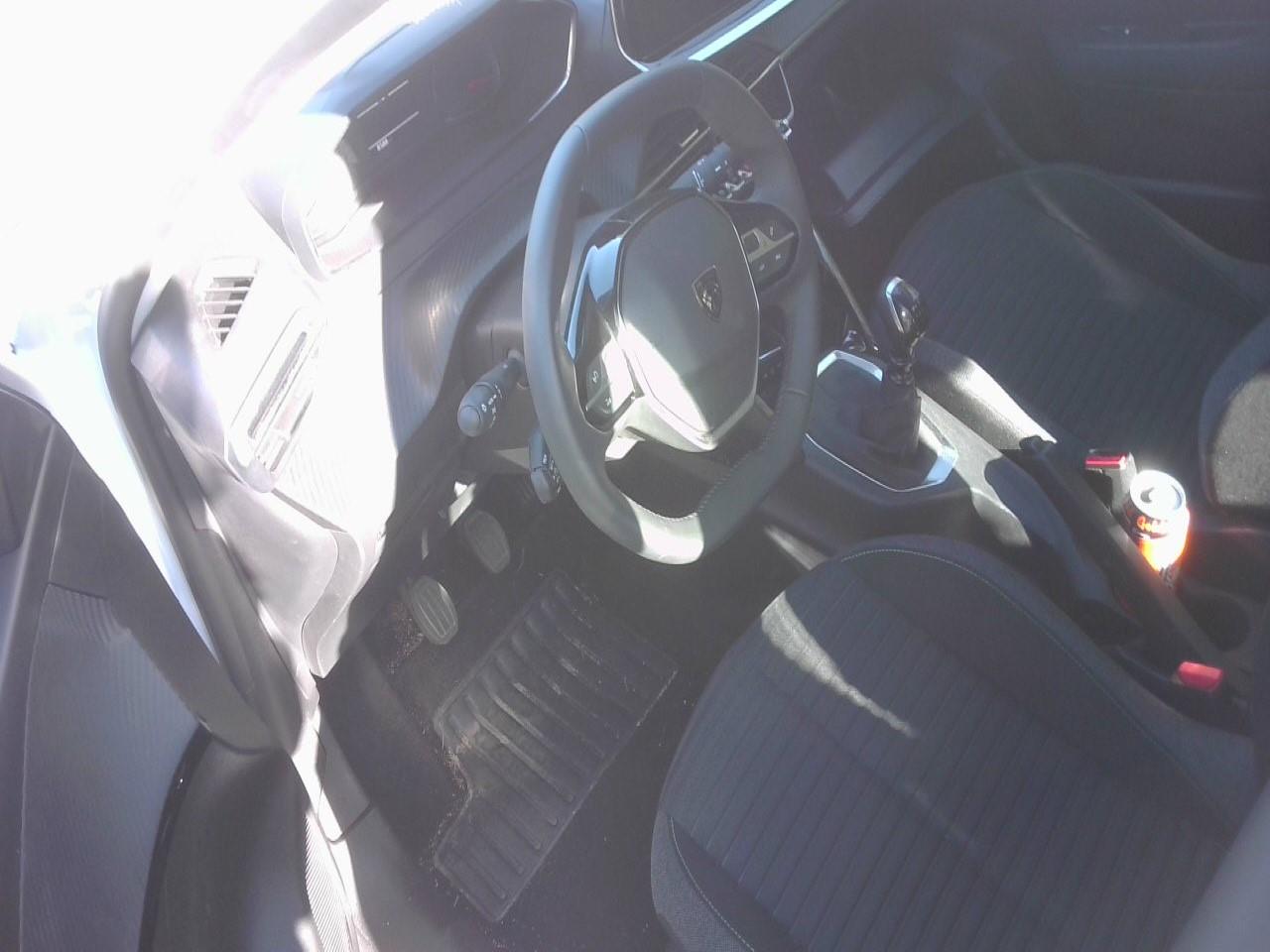 Foto Peugeot 208 4