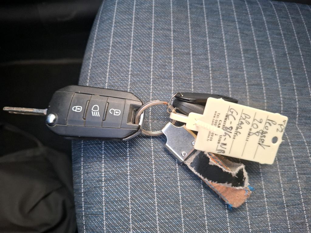 Peugeot 208 BLUEHDI 100 S&S BVM6 PREMIUM PACK 2021