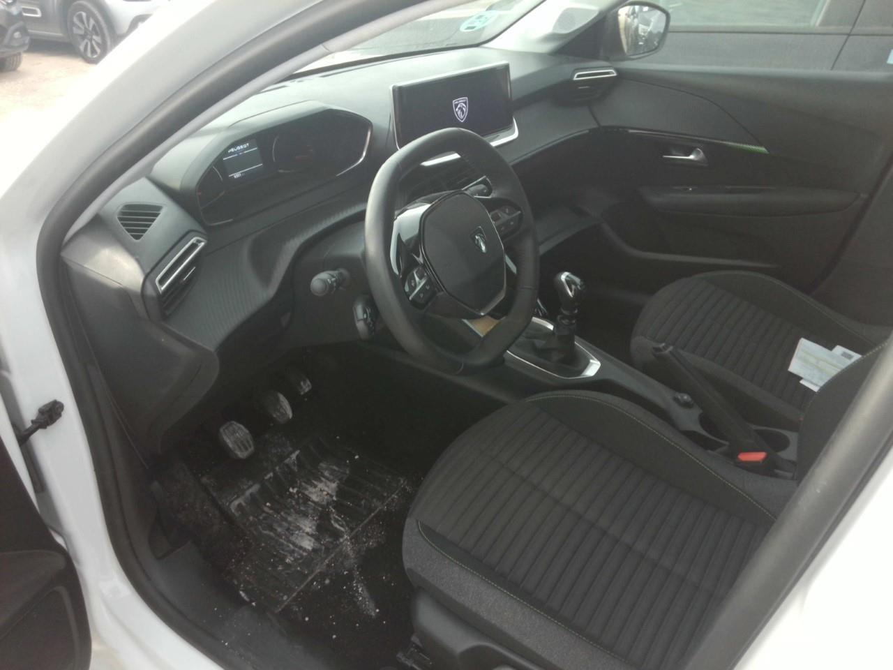 Foto Peugeot 208 12