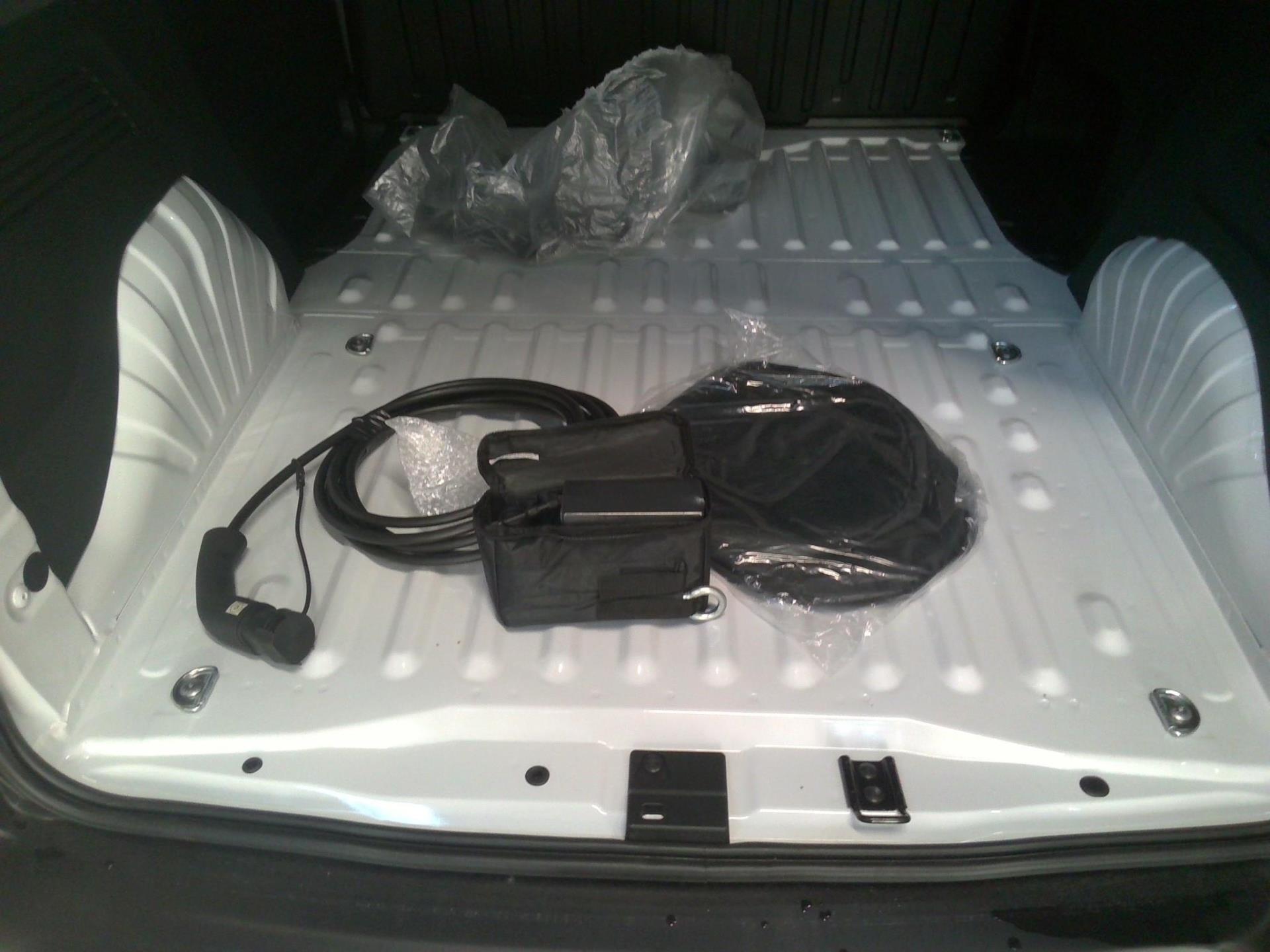 Peugeot E-PARTNER FOURGON M 800 KG 136 CH BATTERIE 50 KWH  2023
