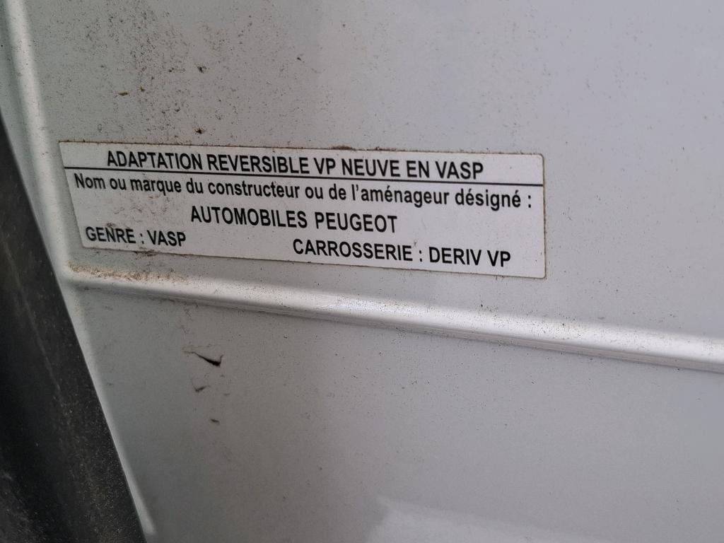 Peugeot 208 BLUEHDI 100 S&S BVM6 PREMIUM 2022