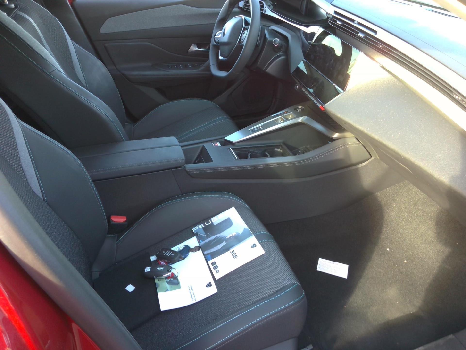 Peugeot 308 PHEV 180 e-EAT8 Allure 2024