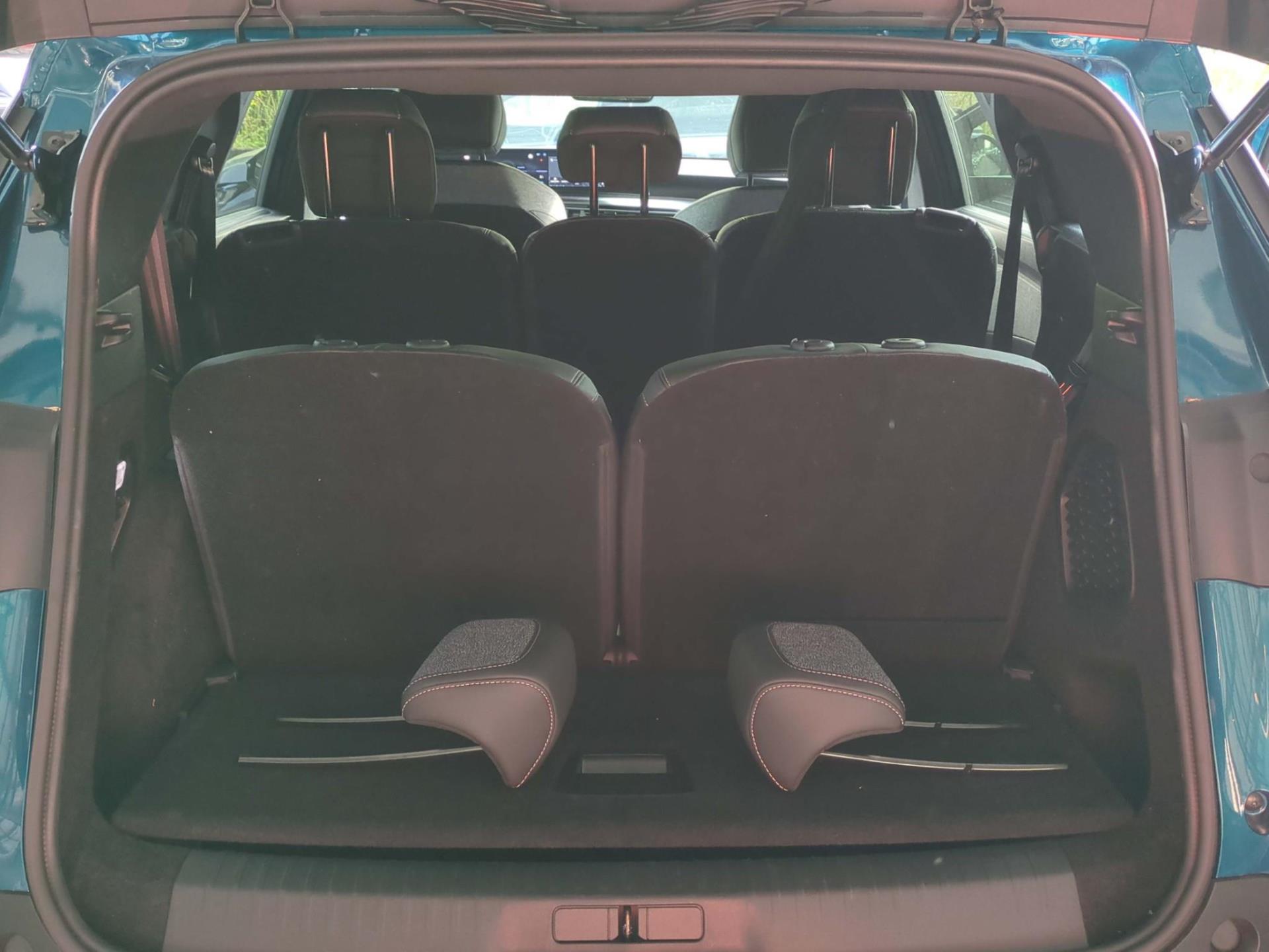 Peugeot 5008 Hybrid 136 e-DCS6 Allure 2025