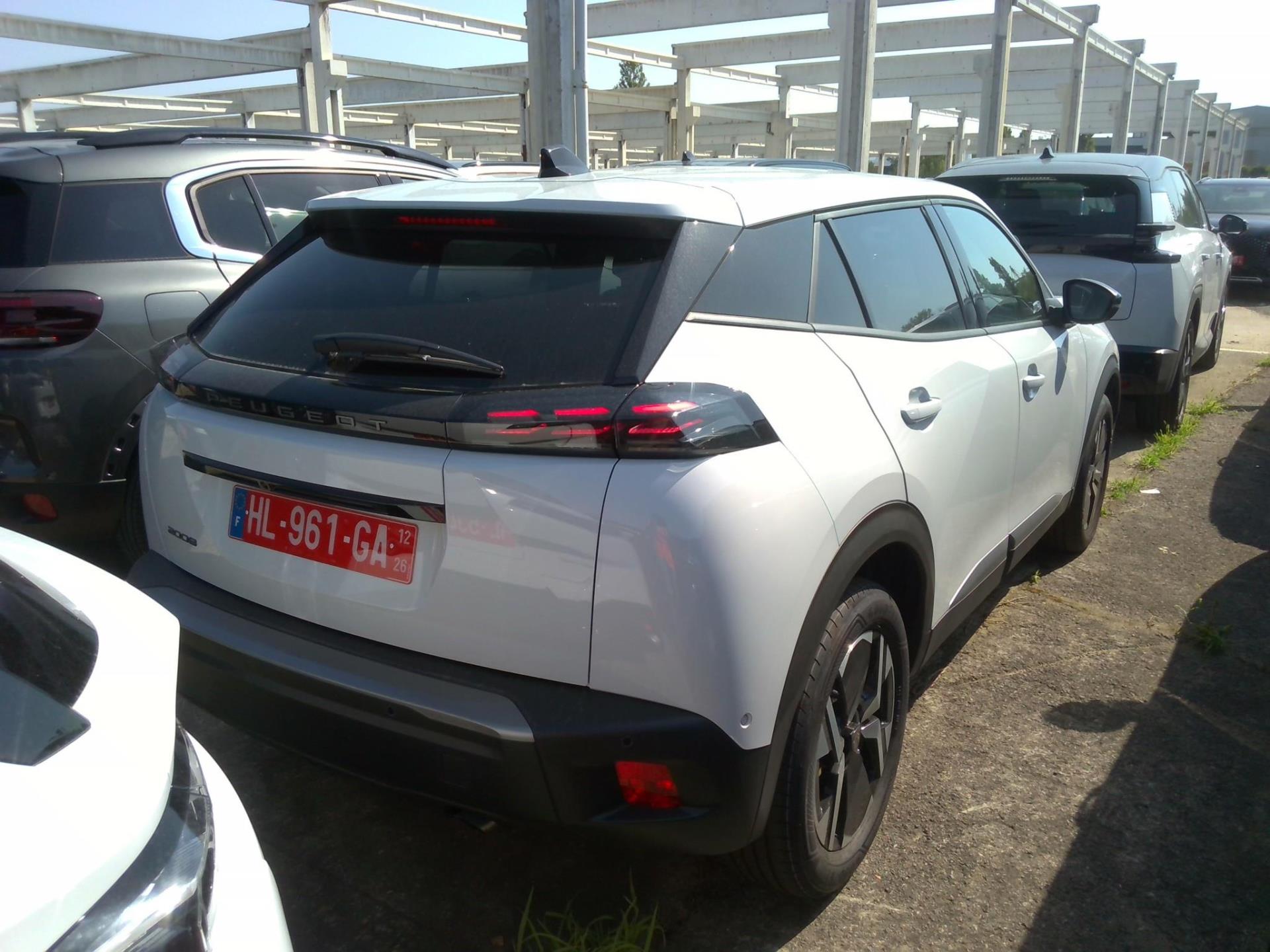 Peugeot 2008 Turbo 100 ch BVM6 Allure 2026