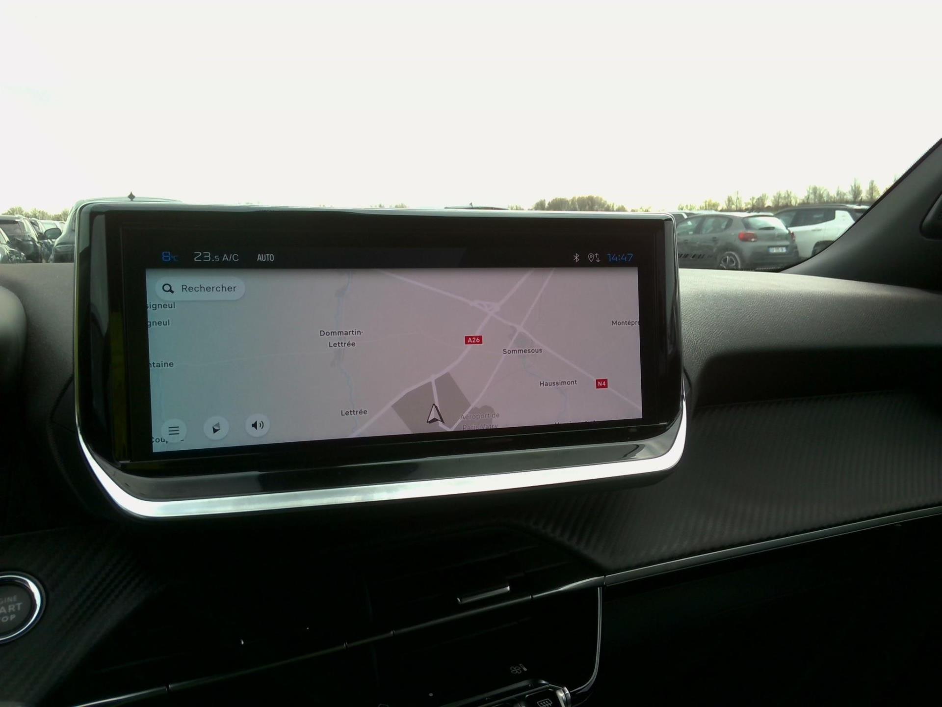 Peugeot 2008 Hybrid 136 e-DCS6 Allure 2024