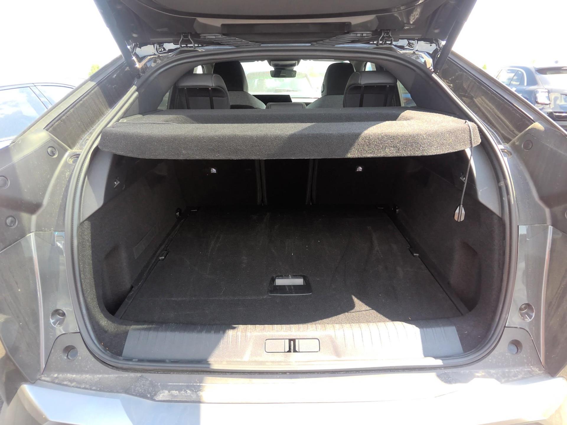 Peugeot 3008 Hybrid 136 e-DCS6 GT 2025