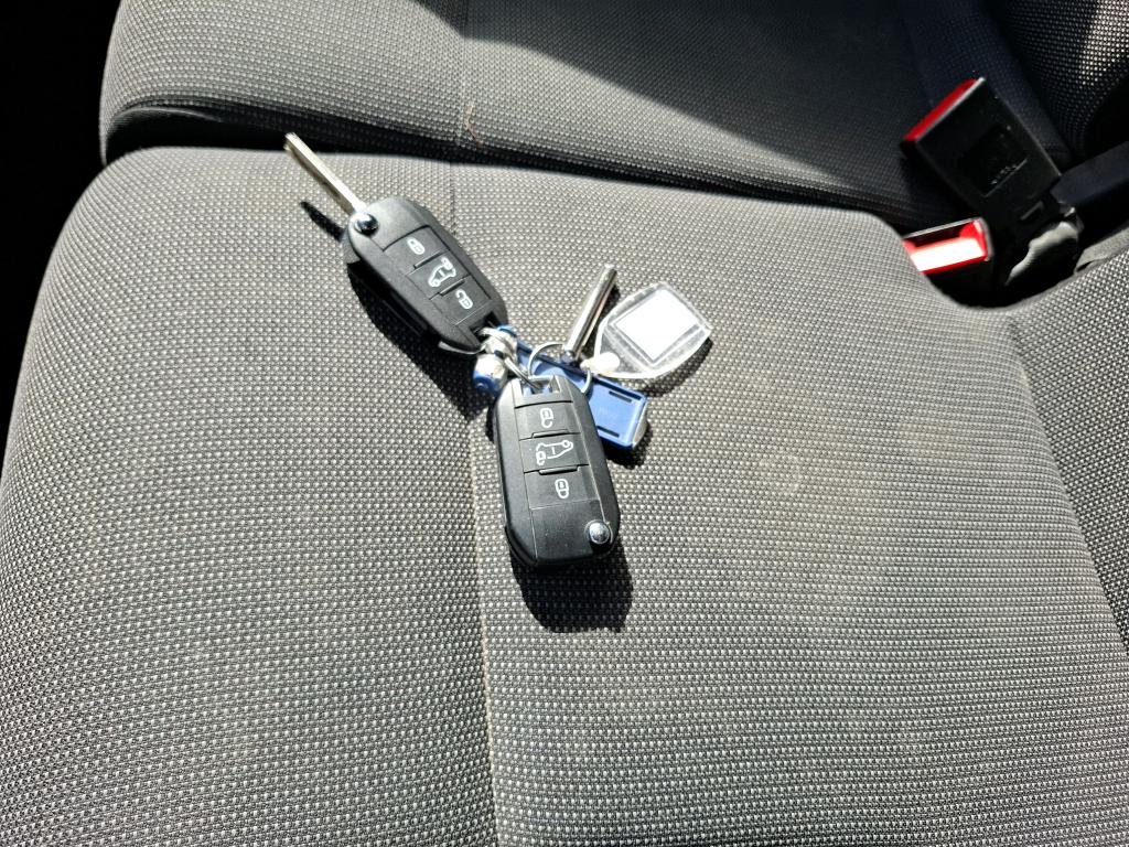 Peugeot PARTNER FOURGON STANDARD 650 KG BLUEHDI 100 S&S BVM6 ASPHALT 2022