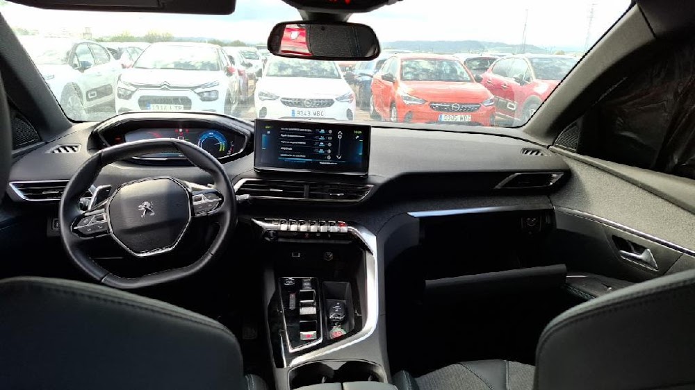 Foto Peugeot 3008 Hybrid 15