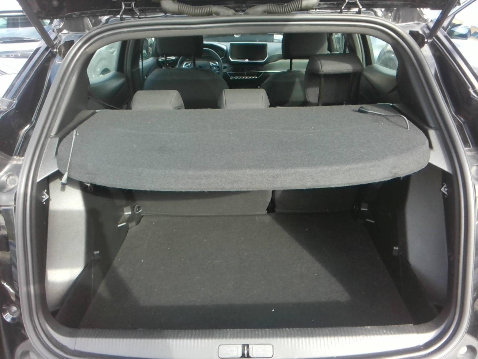 Peugeot 2008 Hybrid 136 e-DCS6 Style 2025