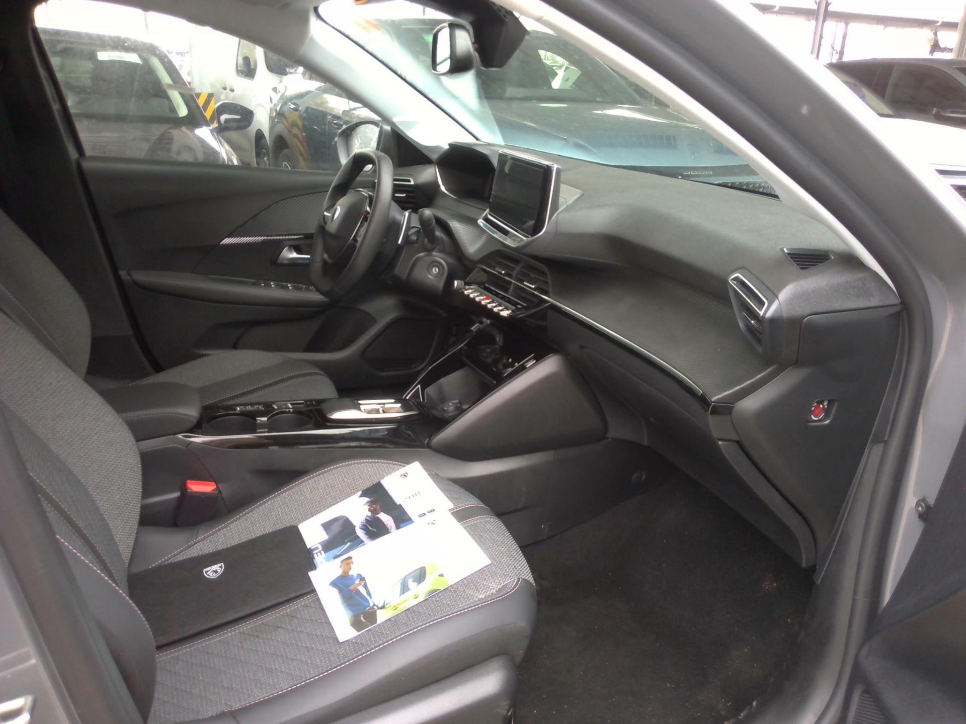 Peugeot 208 Hybrid 100 e-DCS6 Allure 2025