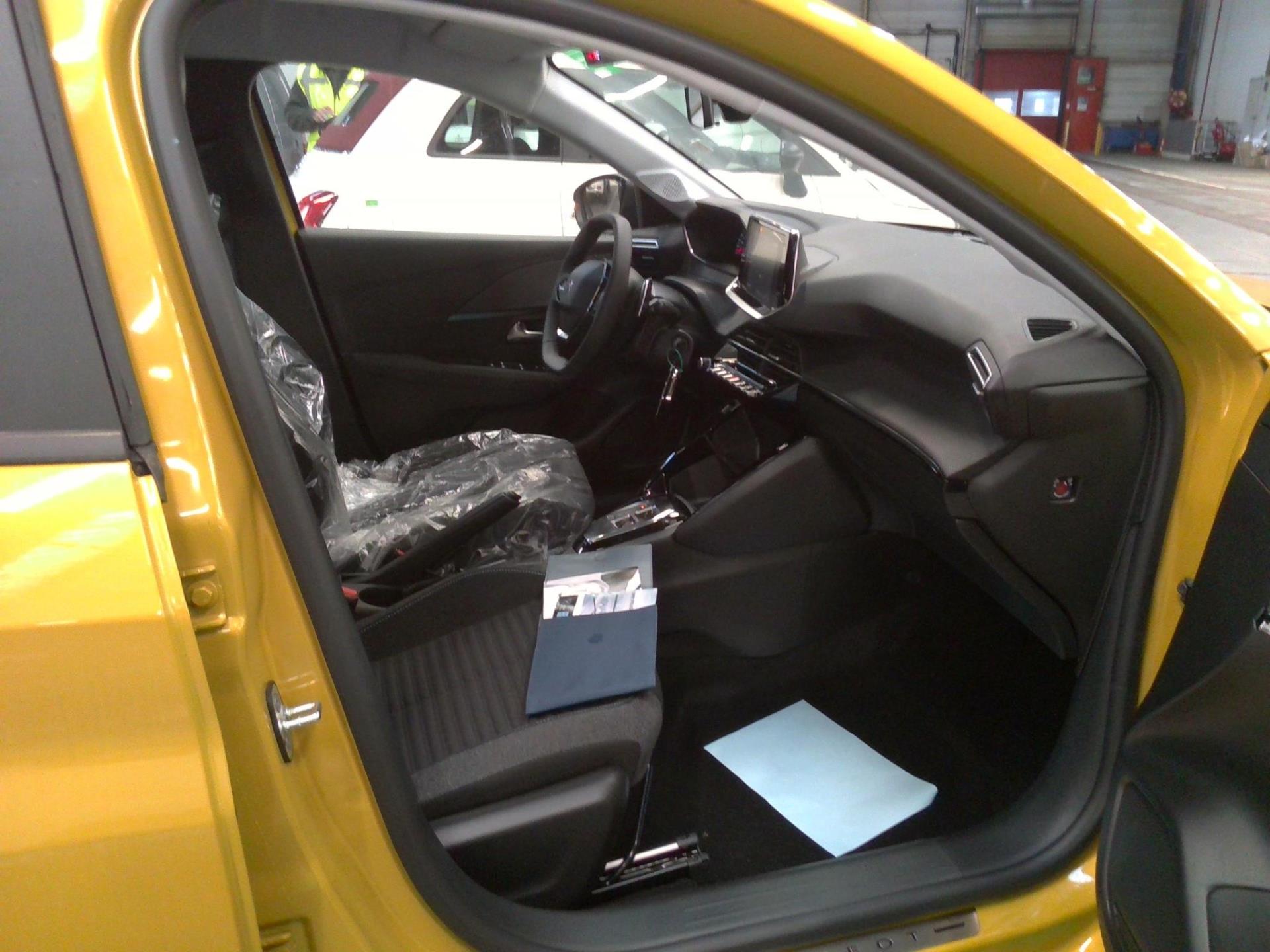 Peugeot 208 PureTech 100 S&S EAT8 Style 2023