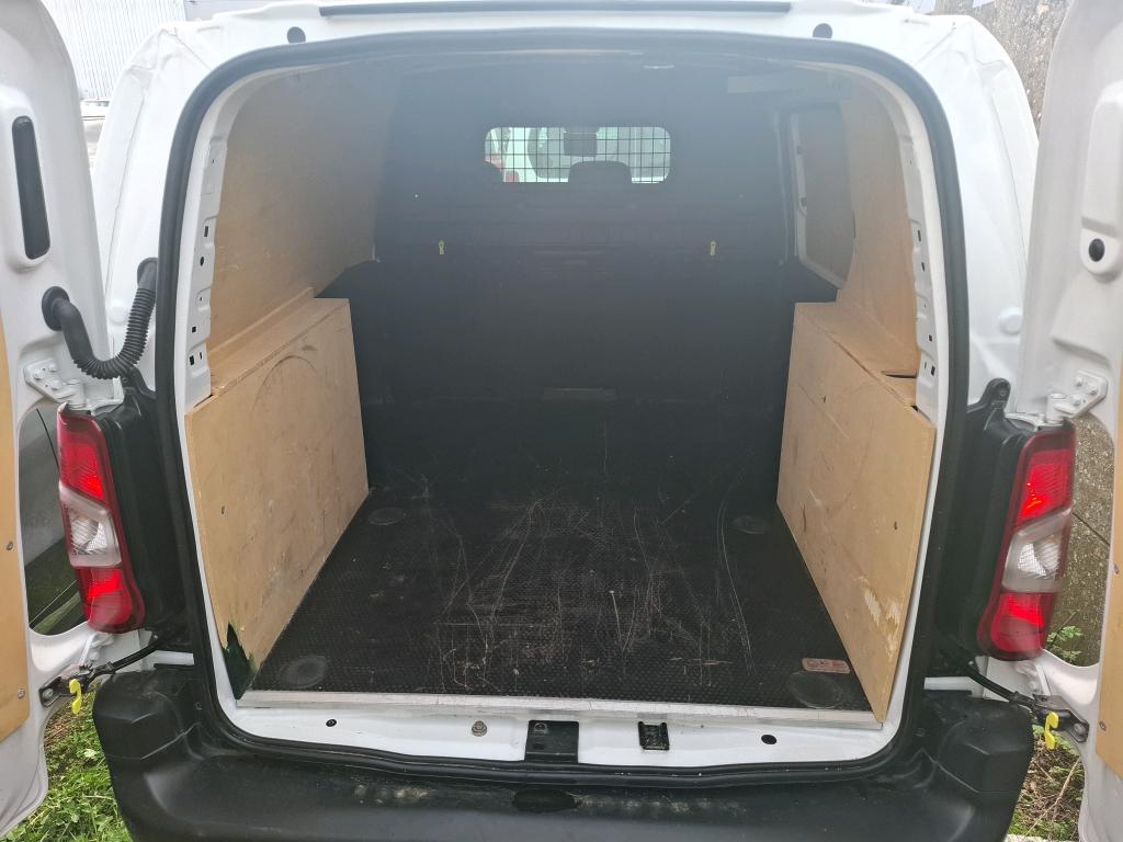 Peugeot PARTNER FOURGON STANDARD 650 KG BLUEHDI 100 S&S BVM5 ASPHALT 2021