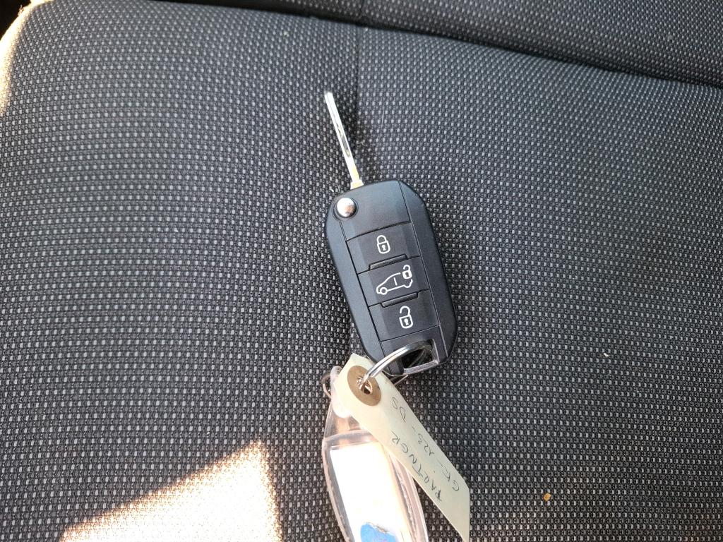 Peugeot PARTNER FOURGON STANDARD 650 KG BLUEHDI 130 S&S EAT8 ASPHALT 2022