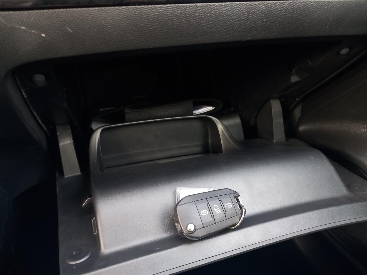 Foto Peugeot 308 8
