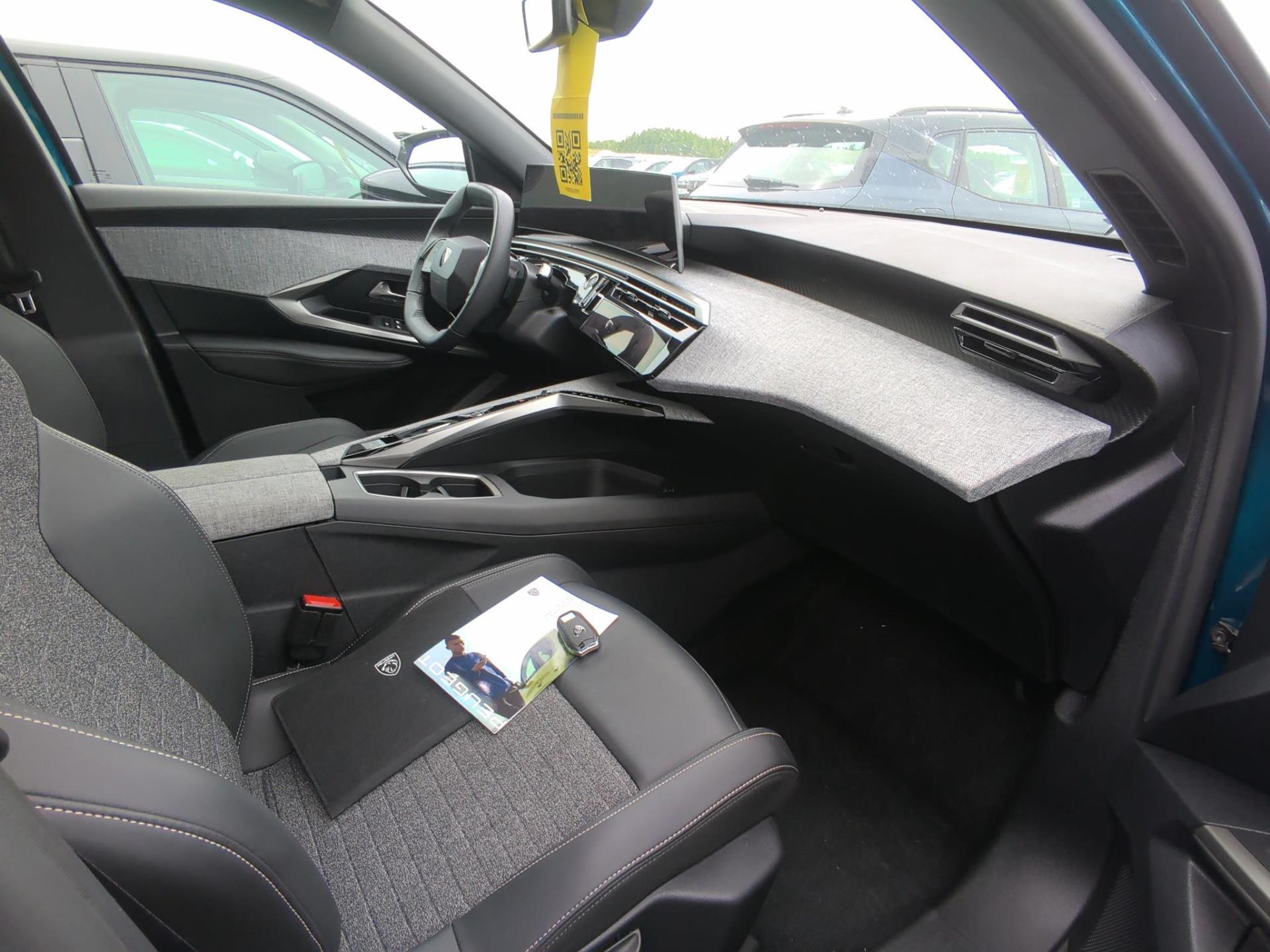Peugeot 3008 Hybrid 145 e-DCS6 Allure 2025