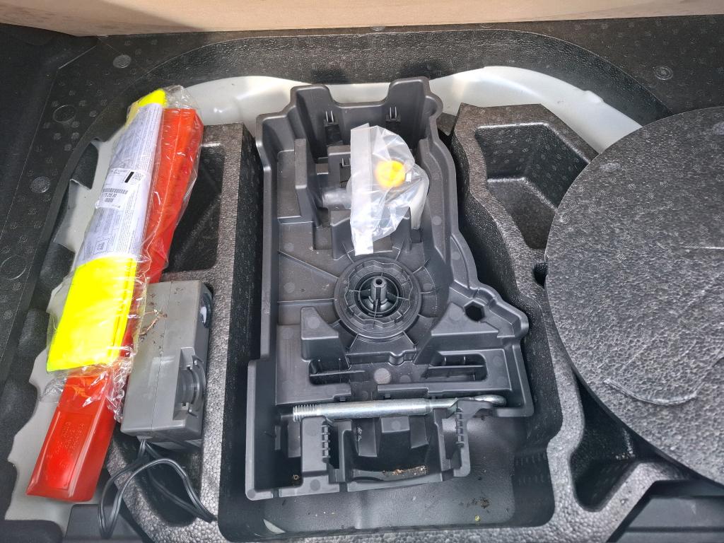 Peugeot 208 BLUEHDI 100 S&S BVM6 PREMIUM 2022