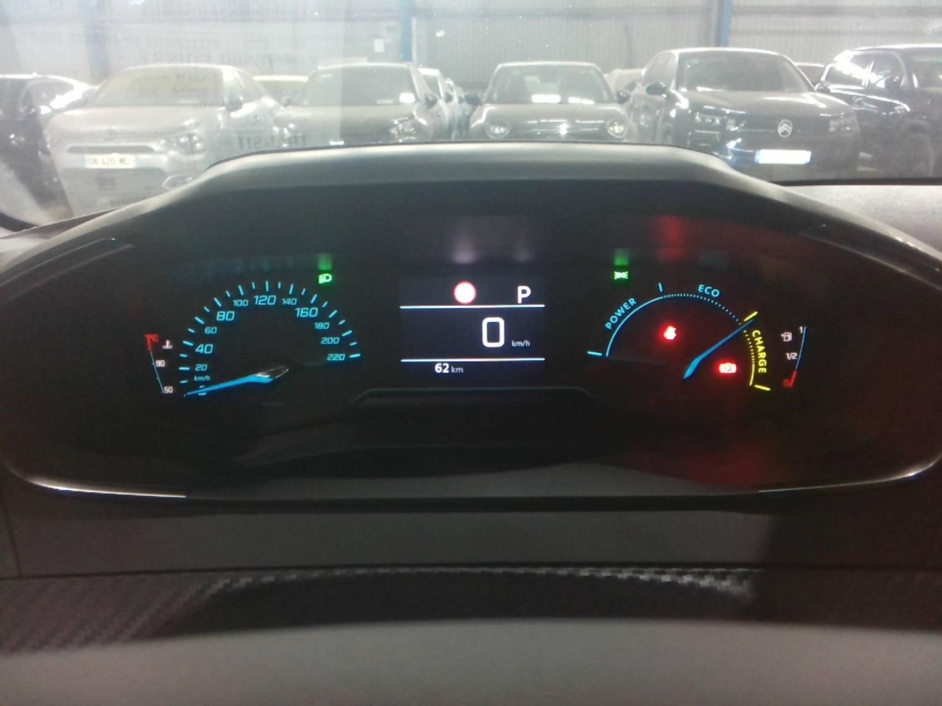 Peugeot 208 Hybrid 110 ch e-DCS6 Style 2025