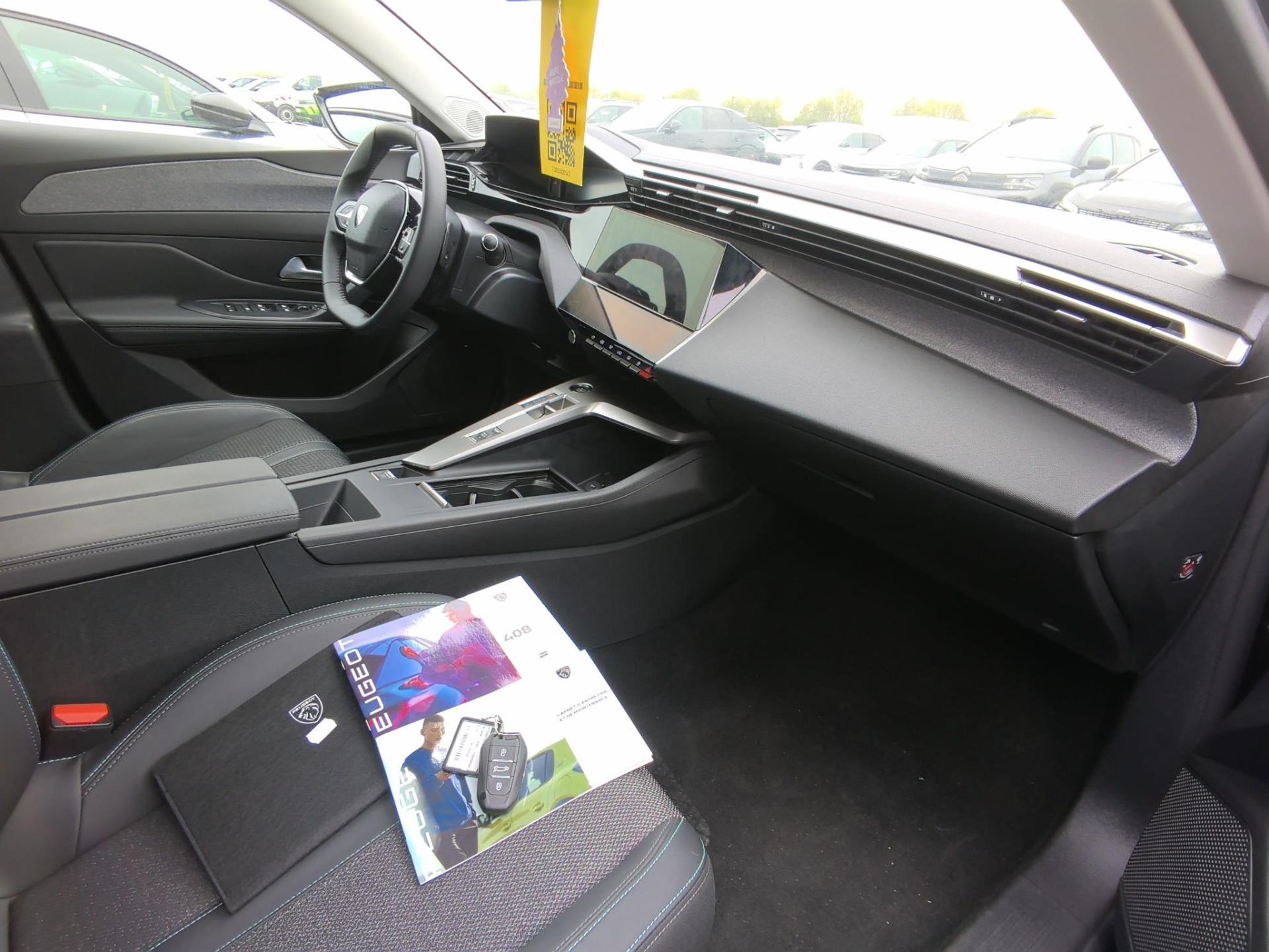 Peugeot 408 Hybrid 136 e-DCS6 Allure 2025