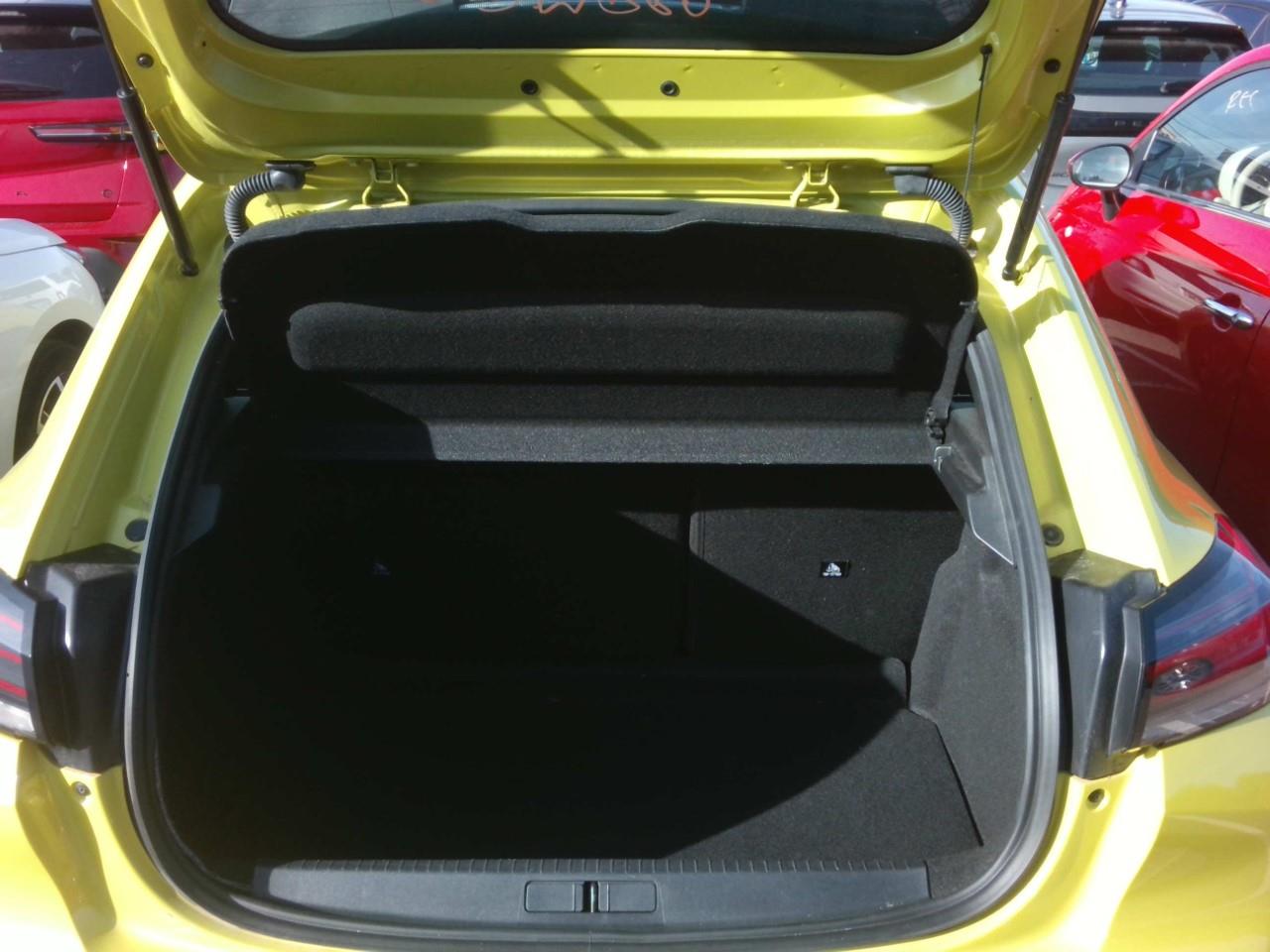 Foto Peugeot 208 8