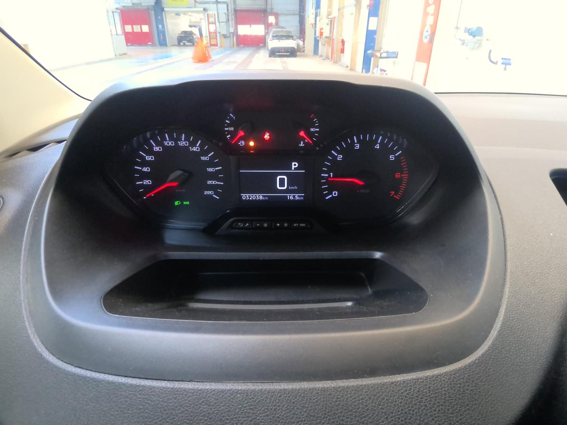 Peugeot PARTNER FOURGON M 1000 KG BLUEHDI 130 S&S EAT8  2024