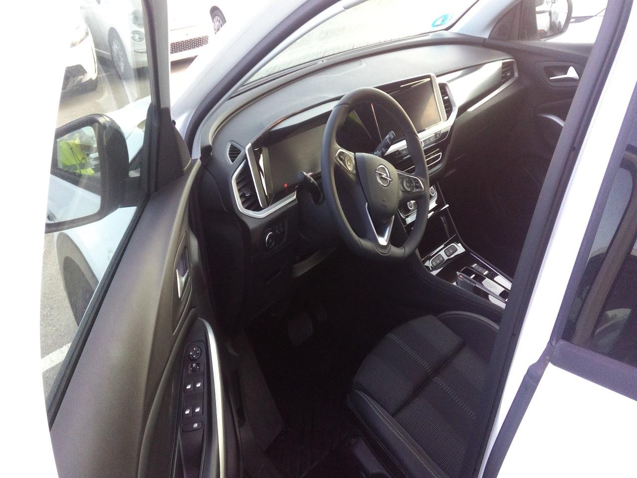 Foto Opel Grandland PHEV 3