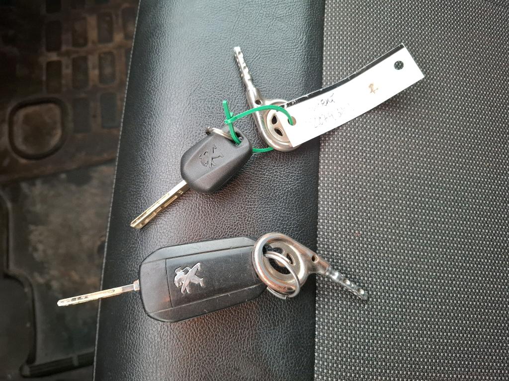 Peugeot EXPERT FGN TOLE STANDARD 2.0  BLUEHDI 120 S&S BVM6 PREMIUM 2018