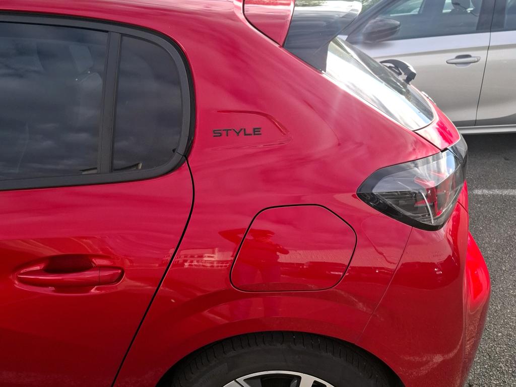 Peugeot 208 PureTech 100 S&S EAT8 Style 2023