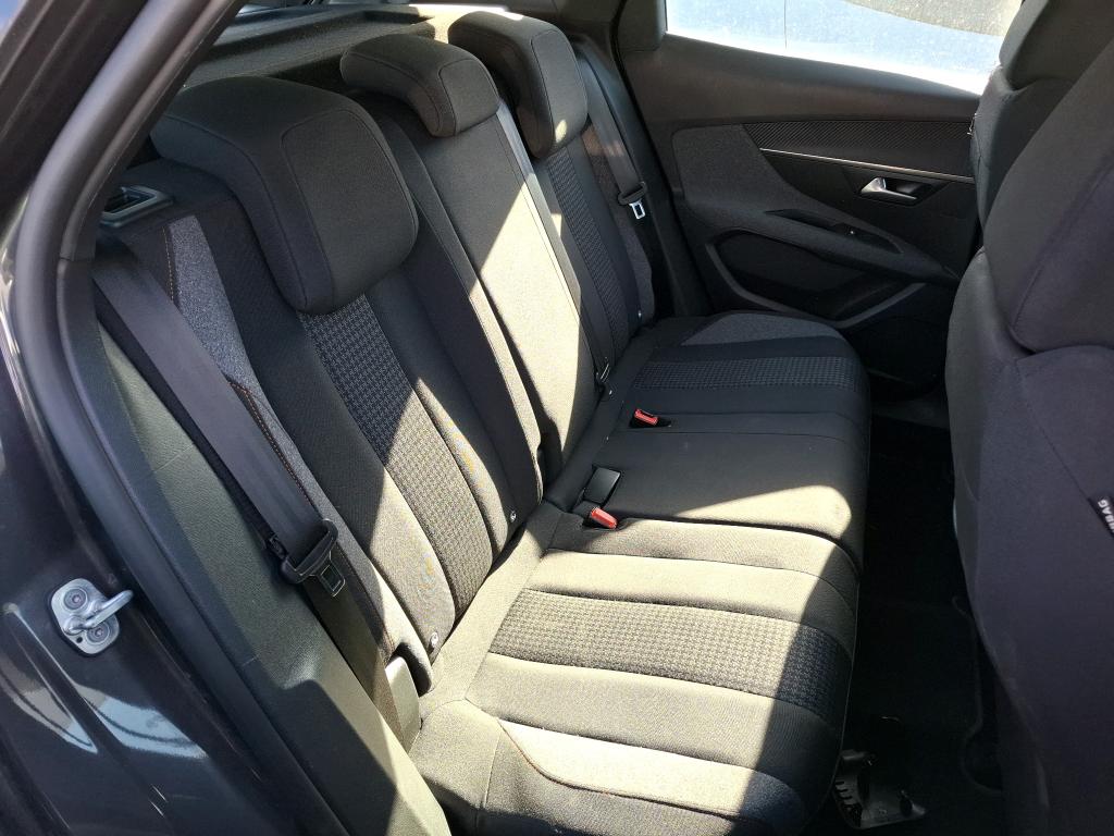 Peugeot 3008 BlueHDi 130ch S&S EAT8 Active Pack 2022