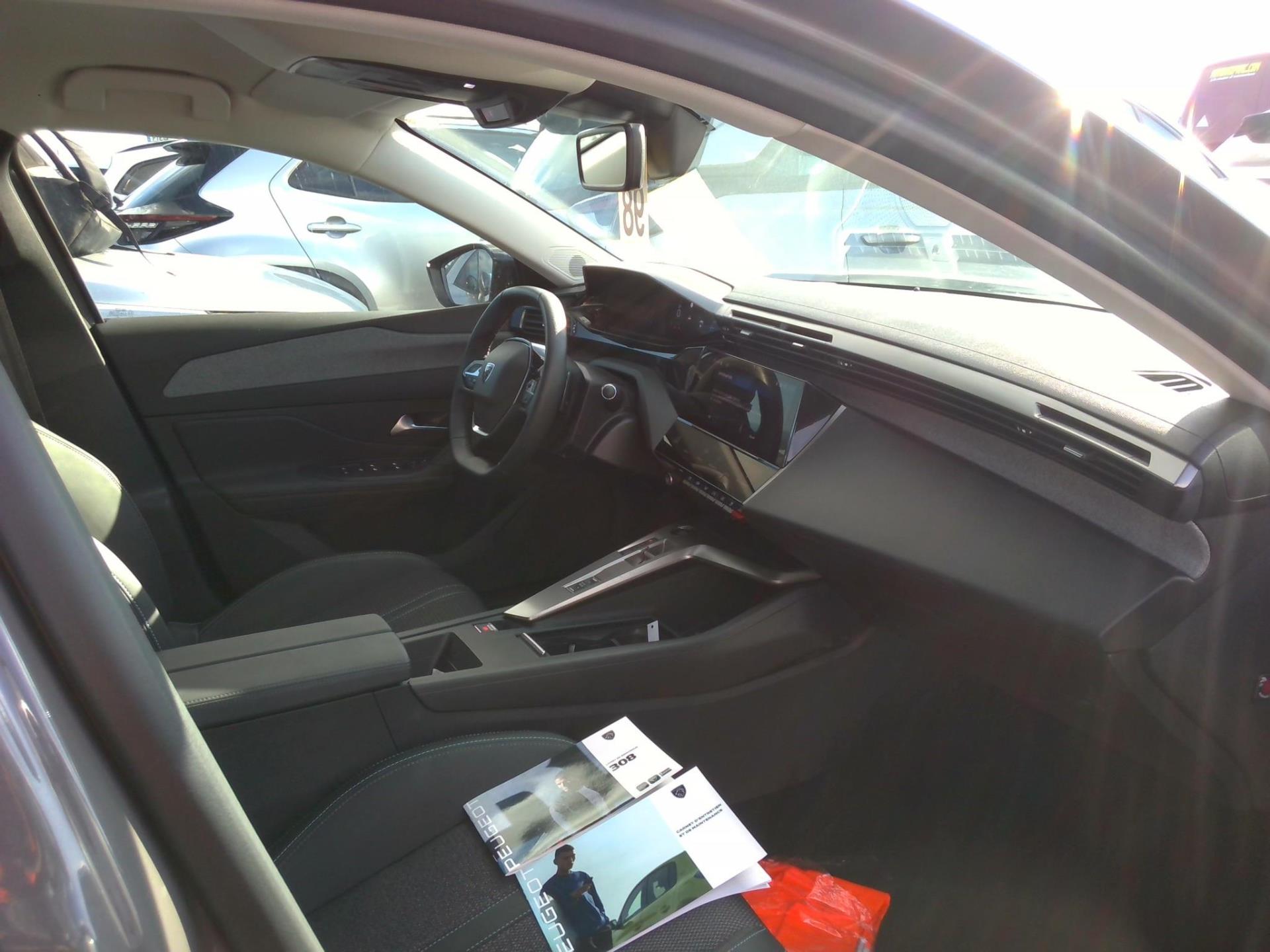 Peugeot 308 Hybrid 136 e-DCS6 Allure 2025