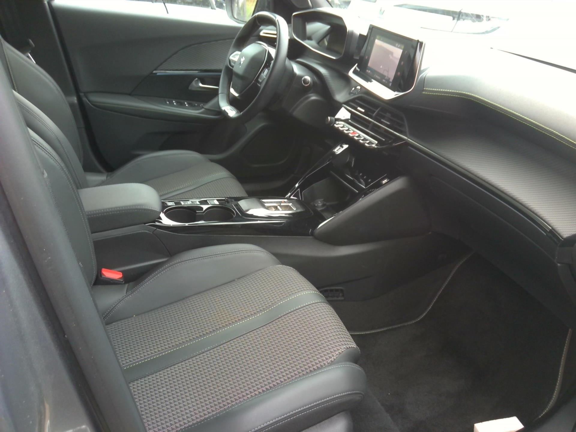 Peugeot 2008 Electrique 136 ch GT 2023