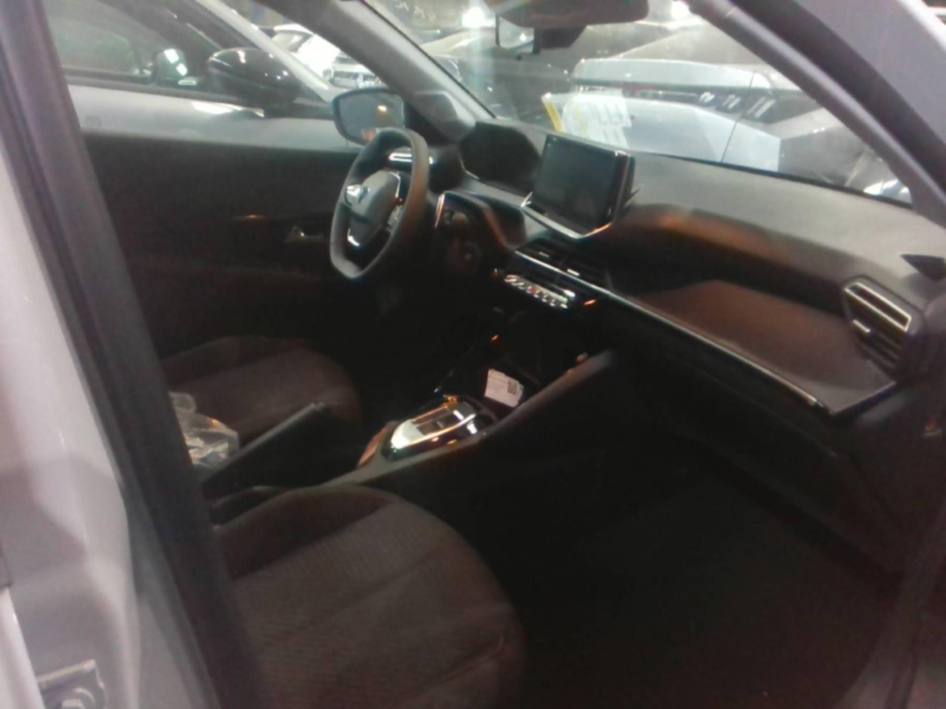 Peugeot 208 Hybrid 110 ch e-DCS6 Style 2025
